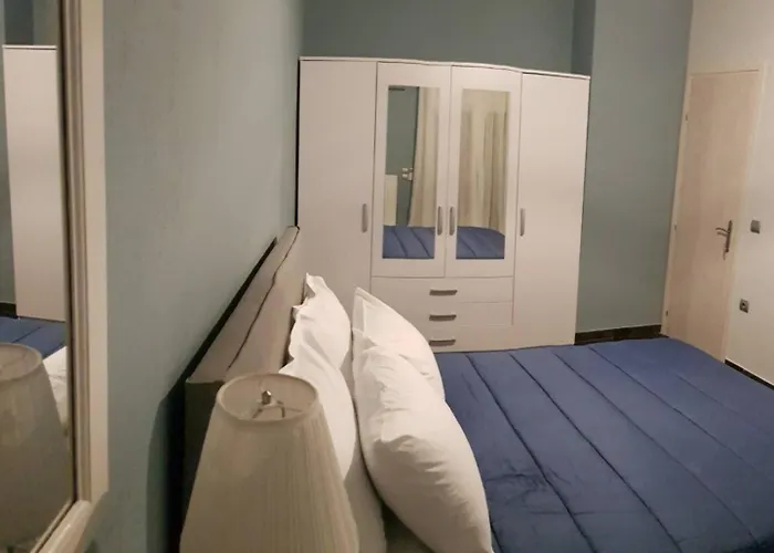 Kyra's Roof Terrace Flat