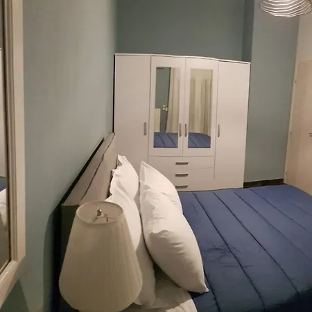 Kyra's Roof Terrace Flat