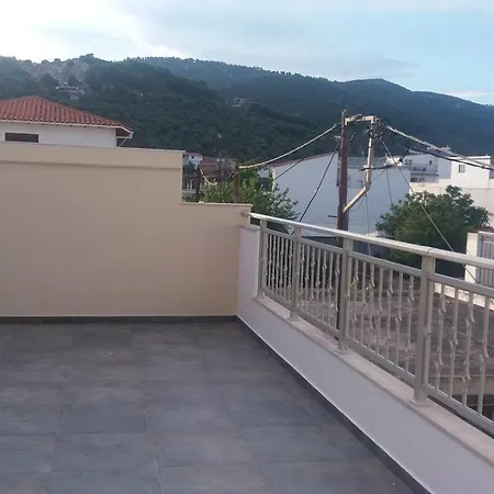 Kyra's Roof Terrace Flat Apartment Skiathos Town