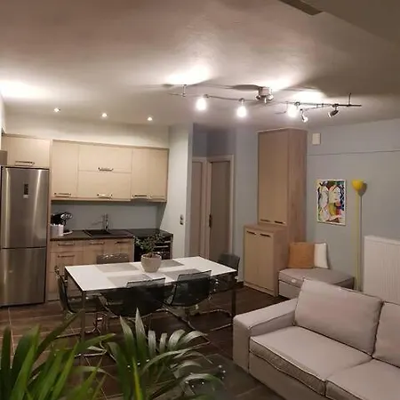 Kyra's Roof Terrace Flat 斯基亚索斯镇