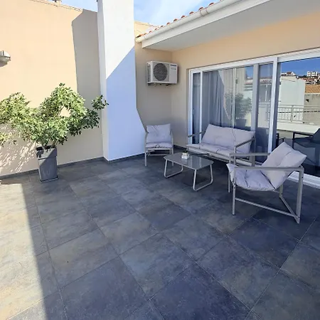 Kyra's Roof Terrace Flat 斯基亚索斯镇