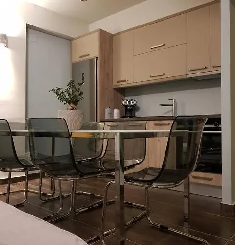 Апартаменты Kyra's Roof Terrace Flat