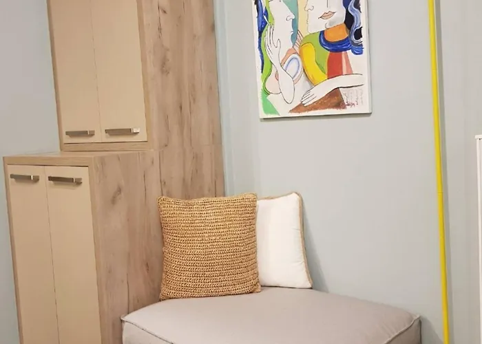 Kyra's Roof Terrace Flat *