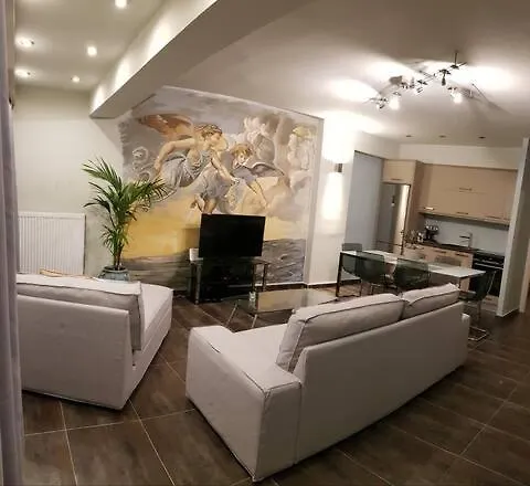 Kyra's Roof Terrace Flat *